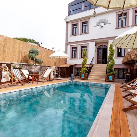 Parna Hotel Cunda Екстер'єр фото